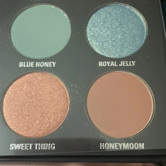 Pressed Powder Palette - Blue Honey Pallet BNIB - Picture 6 of 8